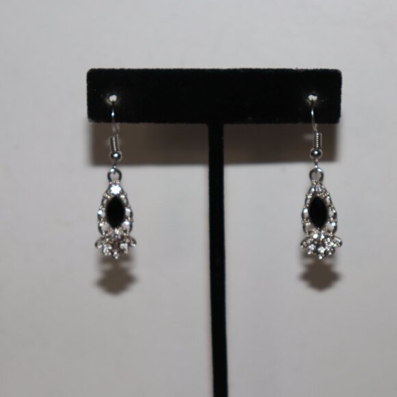 🖤 Silver & Black Gem Dangle Earrings – 1 5/8" - Picture 4 of 4